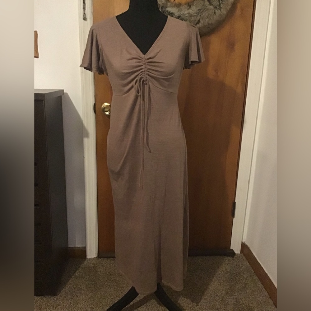 Brand new midi Max Studio ruched taupe dress